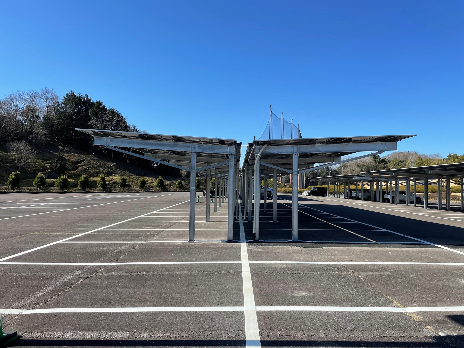 リソルグループ、“ソーラーカーポート事業”の第二弾設備をグループゴルフ場の2ヶ所（愛知・広島）で新たに稼働開始のサブ画像4