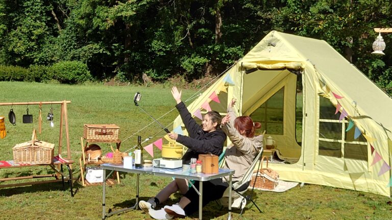 初心者でも簡単にキャンプを楽しめる「福岡キャンプレンタル」が、空気を入れるだけのテントのレンタル開始のメイン画像