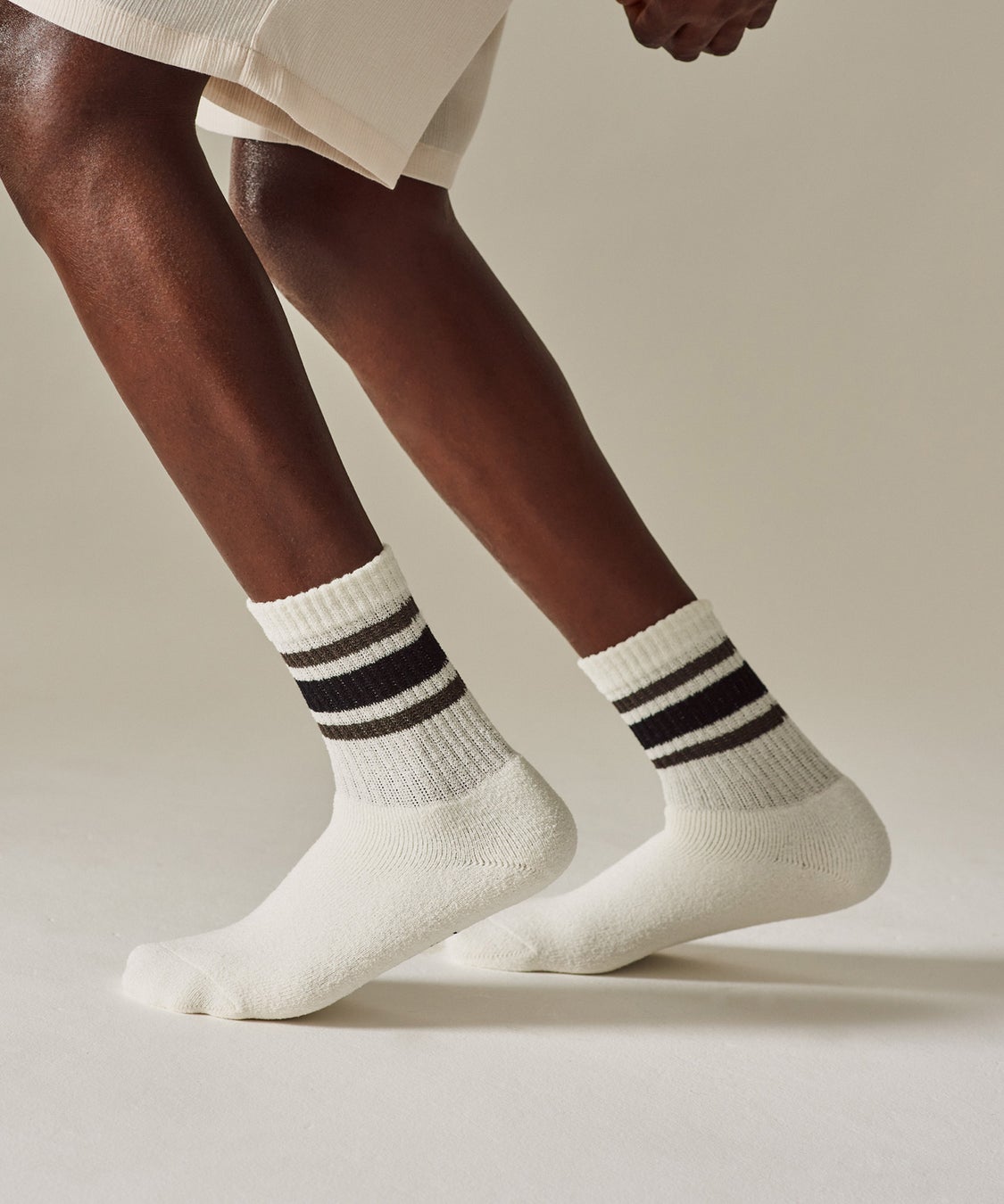 極上の履き心地と高次元の抗菌防臭・消臭・制菌を配合するソックスブランド「YUQRI(ユクリ)」から新作がリリース。希少な編機を使用し、ひとつひとつ丁寧に仕上げたジャパンメイドの靴下４型を発売。のサブ画像14