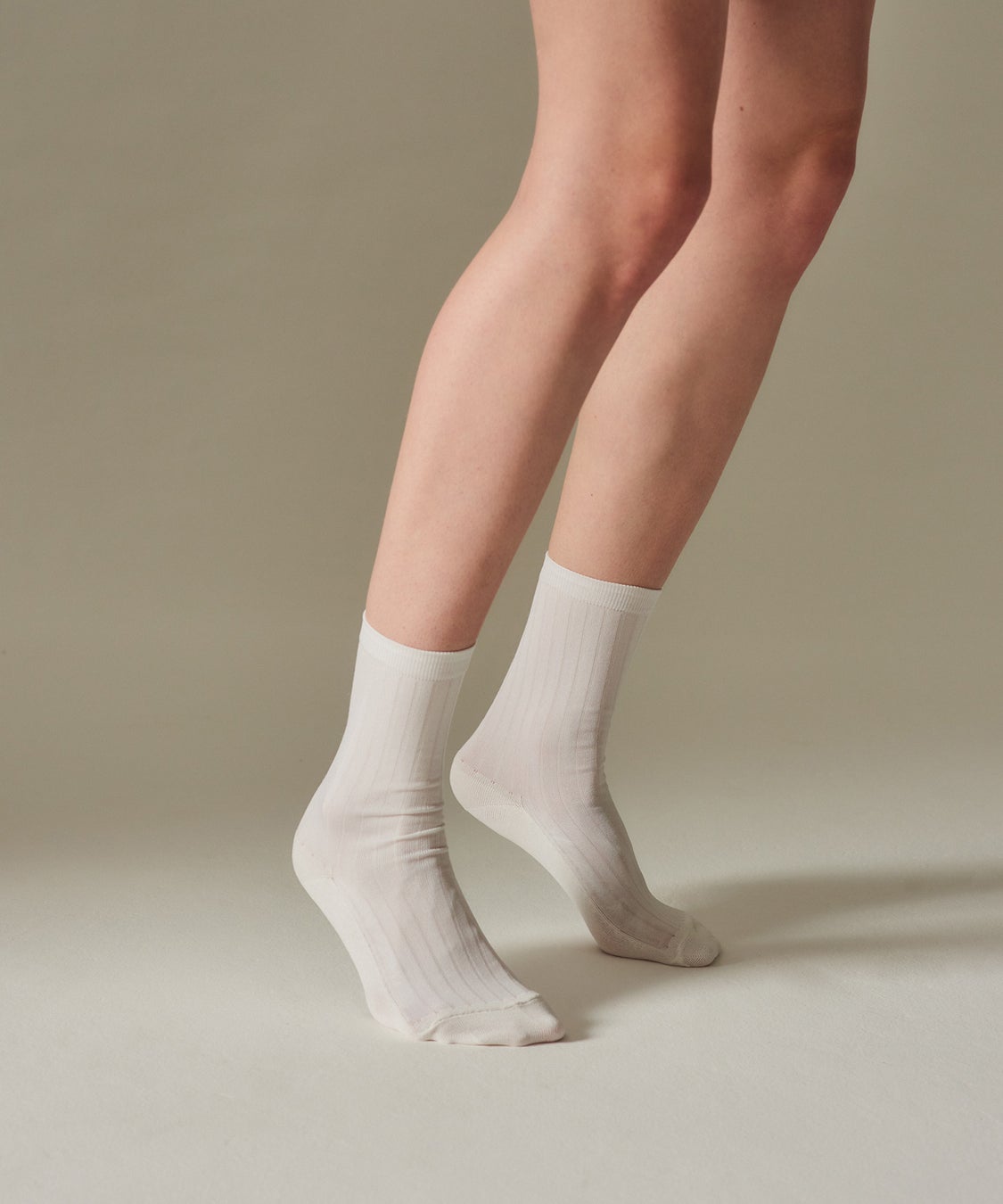 極上の履き心地と高次元の抗菌防臭・消臭・制菌を配合するソックスブランド「YUQRI(ユクリ)」から新作がリリース。希少な編機を使用し、ひとつひとつ丁寧に仕上げたジャパンメイドの靴下４型を発売。のサブ画像7
