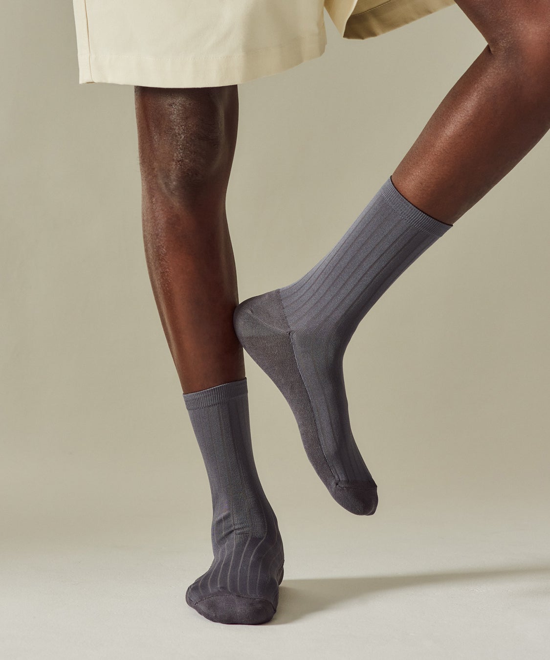 極上の履き心地と高次元の抗菌防臭・消臭・制菌を配合するソックスブランド「YUQRI(ユクリ)」から新作がリリース。希少な編機を使用し、ひとつひとつ丁寧に仕上げたジャパンメイドの靴下４型を発売。のサブ画像8