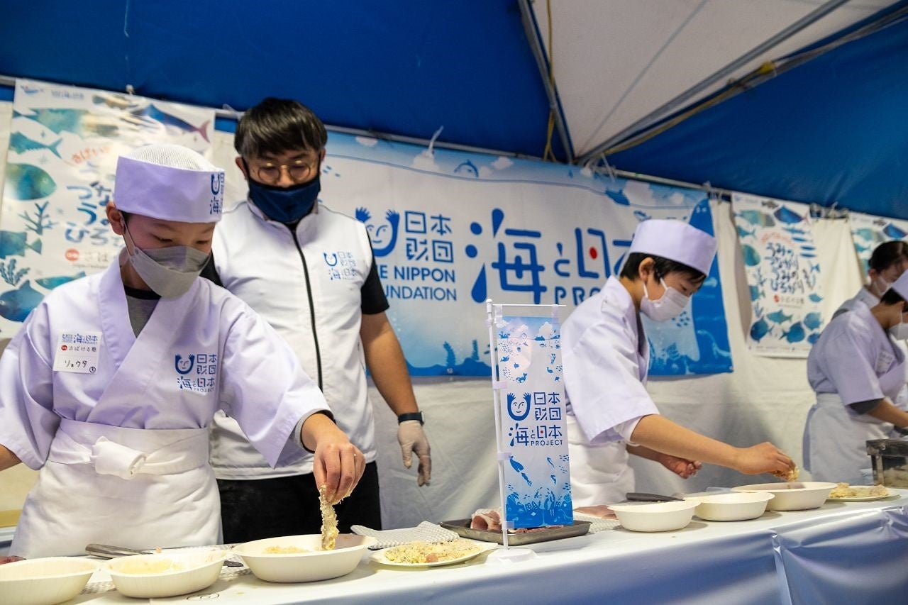 1万9000人が来場した食イベントで小学生が函館近海のホッケをさばく『日本さばける塾 in 北海道』を開催しました！のサブ画像3