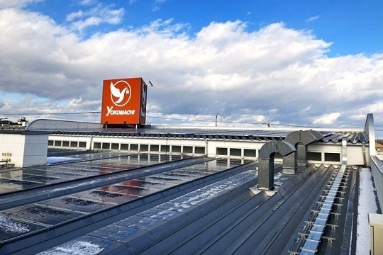 「よこまちストア」３店舗への太陽光発電PPAサービス「TGPでんき」導入のサブ画像2_よこまちストア一番町店、屋根上太陽光パネル