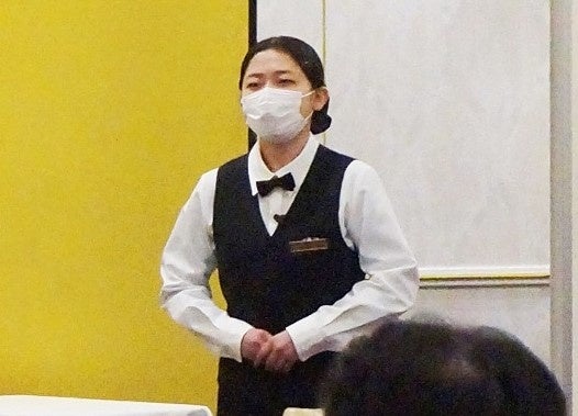 若手ホテリエの成長を目指し2年ぶりに開催「JR西日本ホテルズ レストランサービスコンテスト」のサブ画像3_競技中の様子