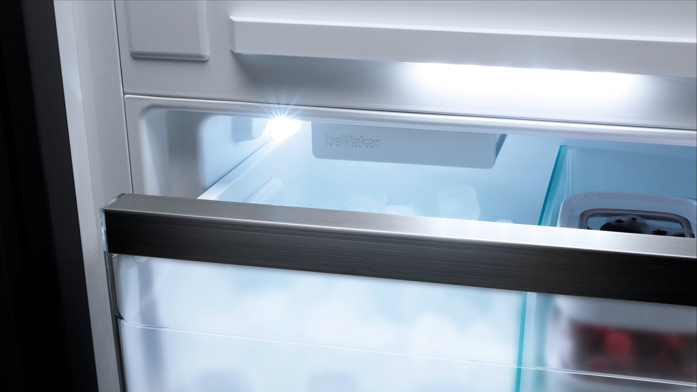 お料理も食後の後片付けも任せられる家族のような家電「Miele」より、理想的な食品保存を叶えるビルトイン冷凍冷蔵庫2モデルが登場のサブ画像7_IceMaker