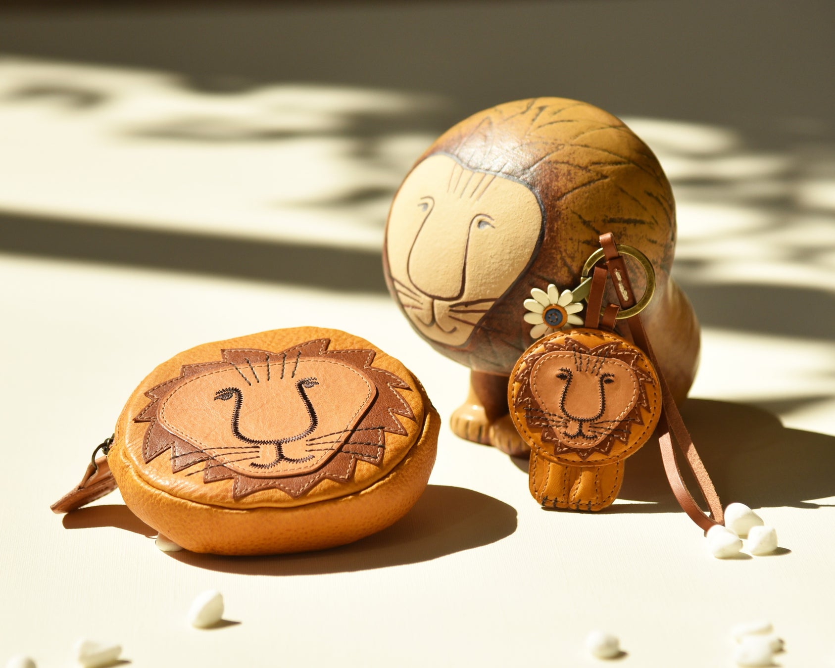 革製品ブランド【genten】より、スウェーデンの陶芸作家リサ・ラーソンのモチーフを革で表現した限定革小物コレクションを2023年4月20日に発売。のサブ画像4