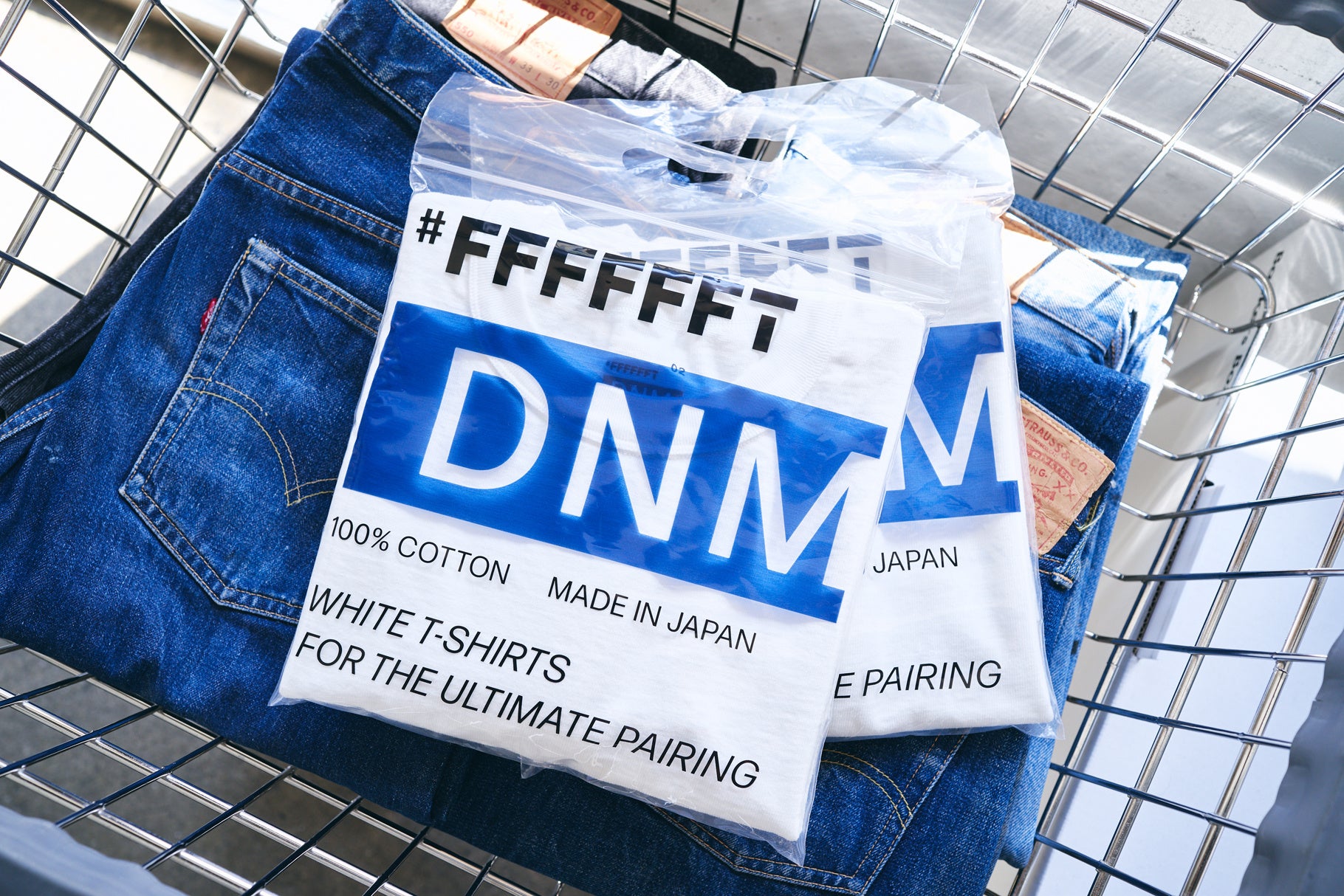 白T専門店#FFFFFFT初のオリジナル第一弾「デニムのための白Tシャツ」のパッケージ制作に「POC（ポック）」導入。のサブ画像1