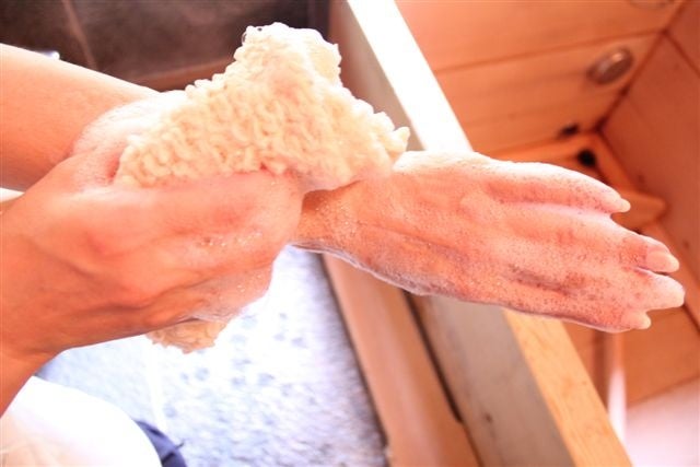 京都西陣織の伝統と国内養蚕業の復興を目指す！シルクの製造過程で生まれる素材「キビソ」を使用した、国産素材のボディタオルで新しいスキンケアを提案し、伝統工芸の未来を創ります。のサブ画像8