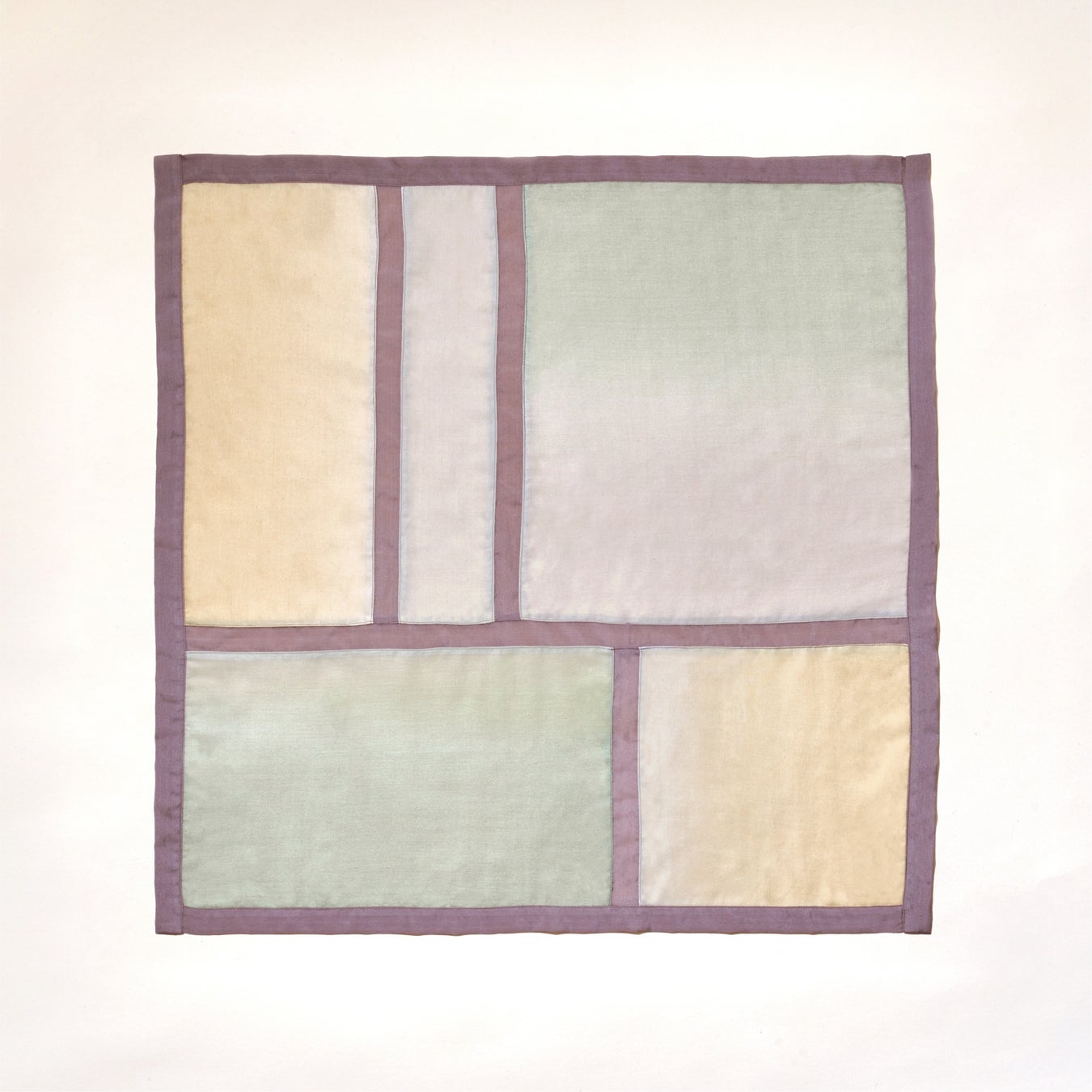 マザーハウス、シルク生地のリメイクによる新作スカーフを発売のサブ画像4_グリーン