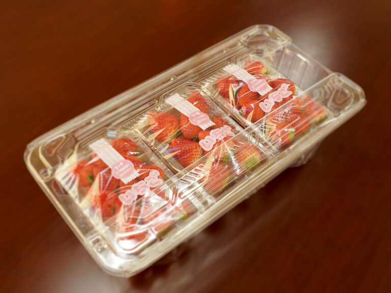 新しいイチゴのセット販売容器が登場！手軽においしさを楽しめる『ＳＴＲ－Ｒ３個セットパック』を２０２３年４月１８日発売開始のメイン画像