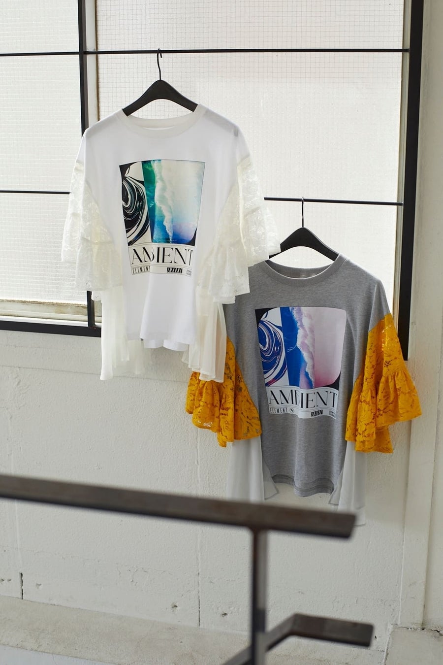 【ROSE BUD】リバースプロジェクトとOKIRAKUｘROSEBUDトリプルコラボレーションのアイテムが発売のサブ画像3_レースラッフルスリーブTシャツ　￥14,850(intax)