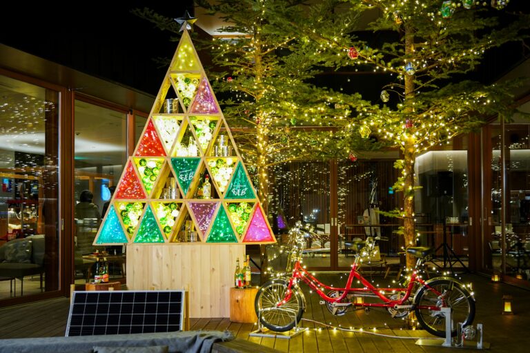 【星野リゾート　BEB5軽井沢】自転車をこげばこぐほど、イルミネーションが光る!「BEB サステナブルクリスマス」点灯式を実施しました｜開催日：2023年12月1日のメイン画像